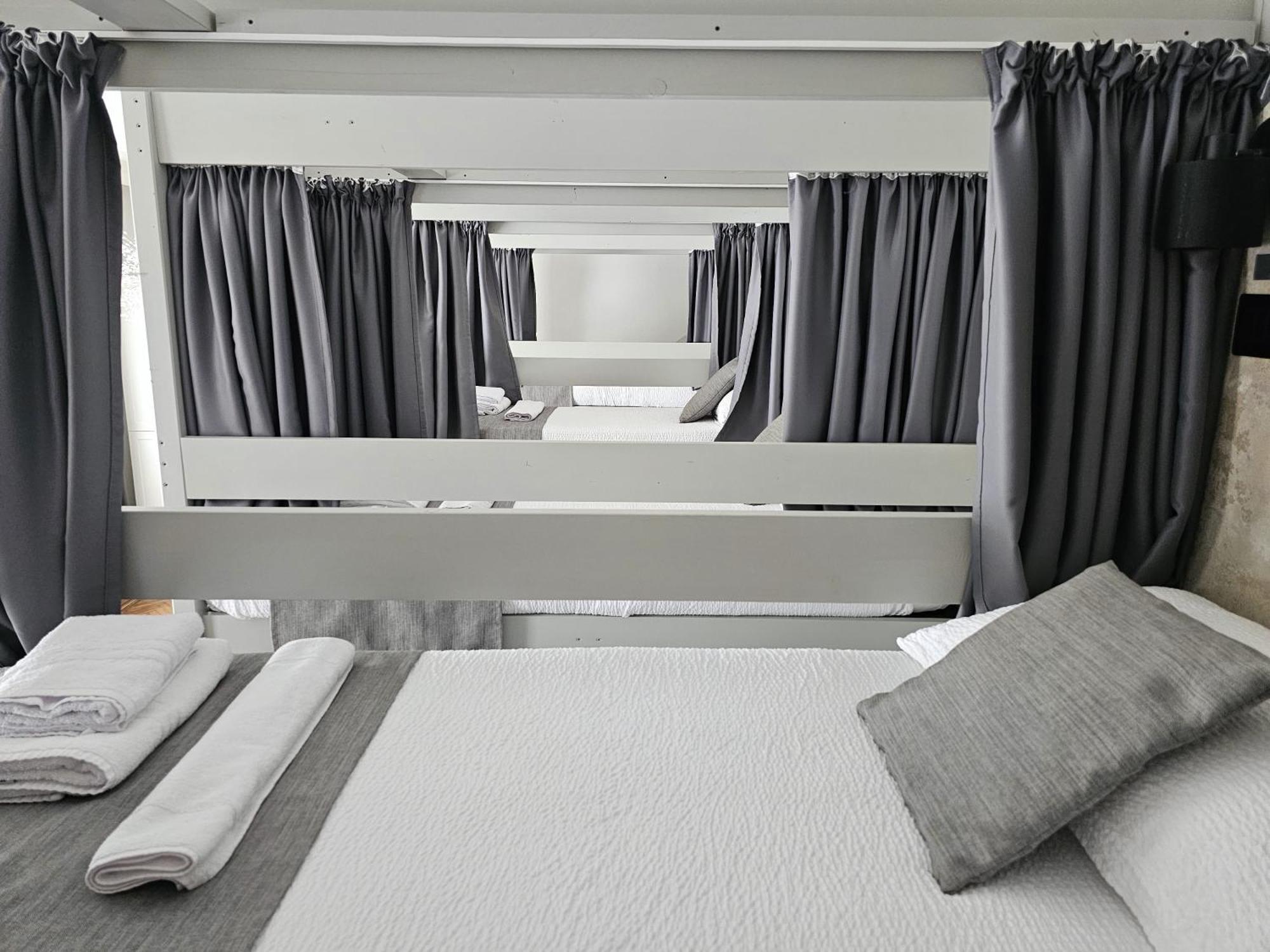 The Host Hostel Parma Ngoại thất bức ảnh