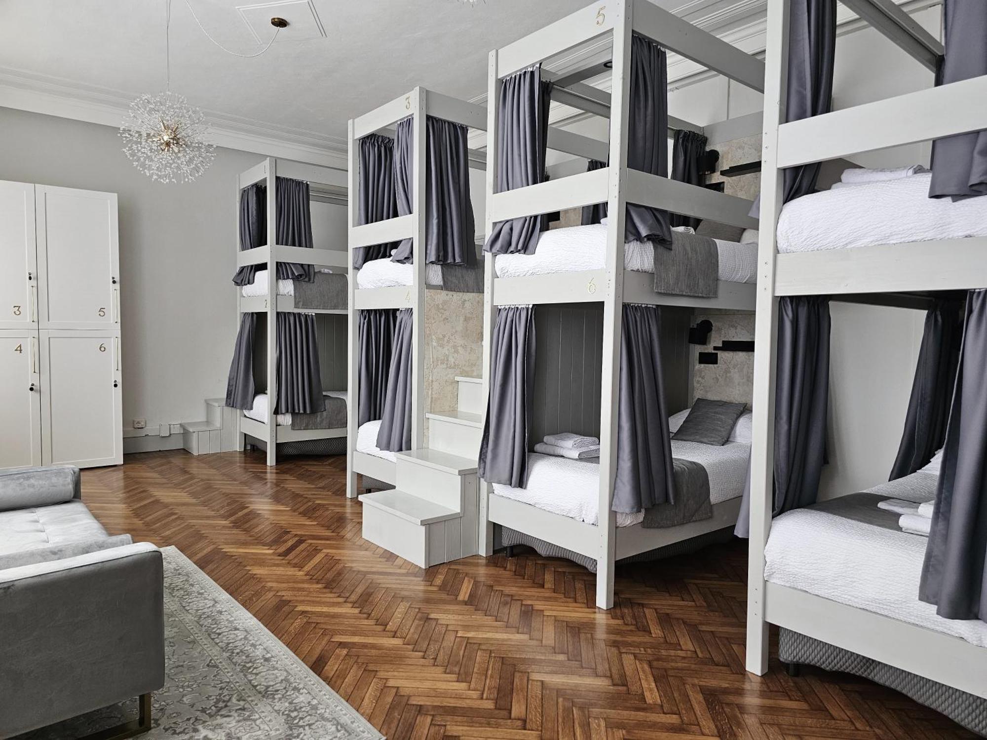 The Host Hostel Parma Ngoại thất bức ảnh